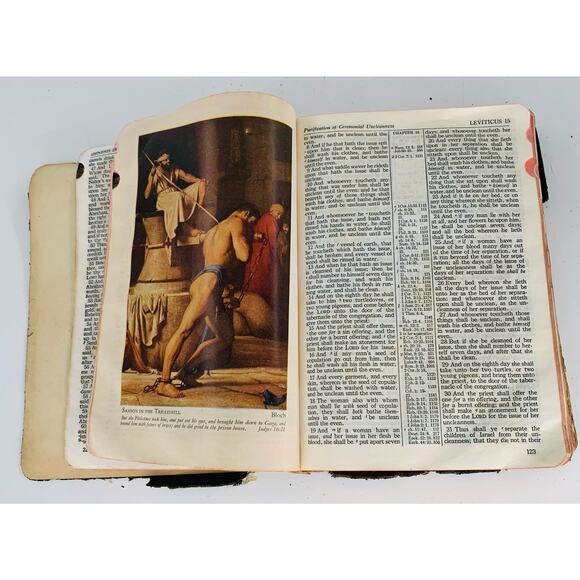 KJV Bible Thumb Index Holy Word Concordance Copywrite 1945 USA Made Imperfect - Picture 7 of 8
